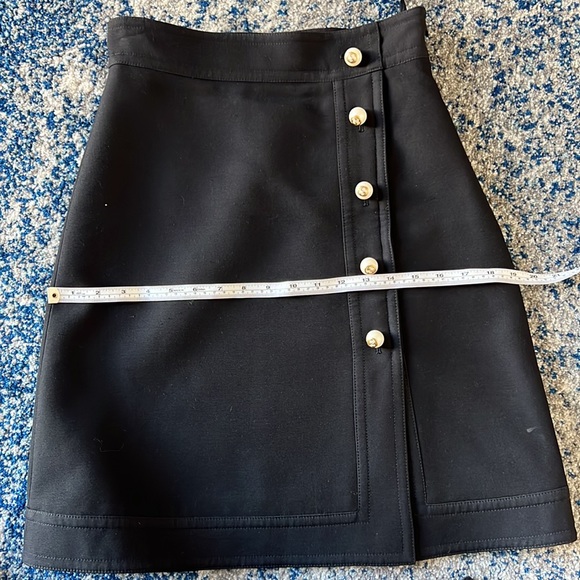 Gucci
High-Rise Pearl Button Skirt - Picture 9 of 10